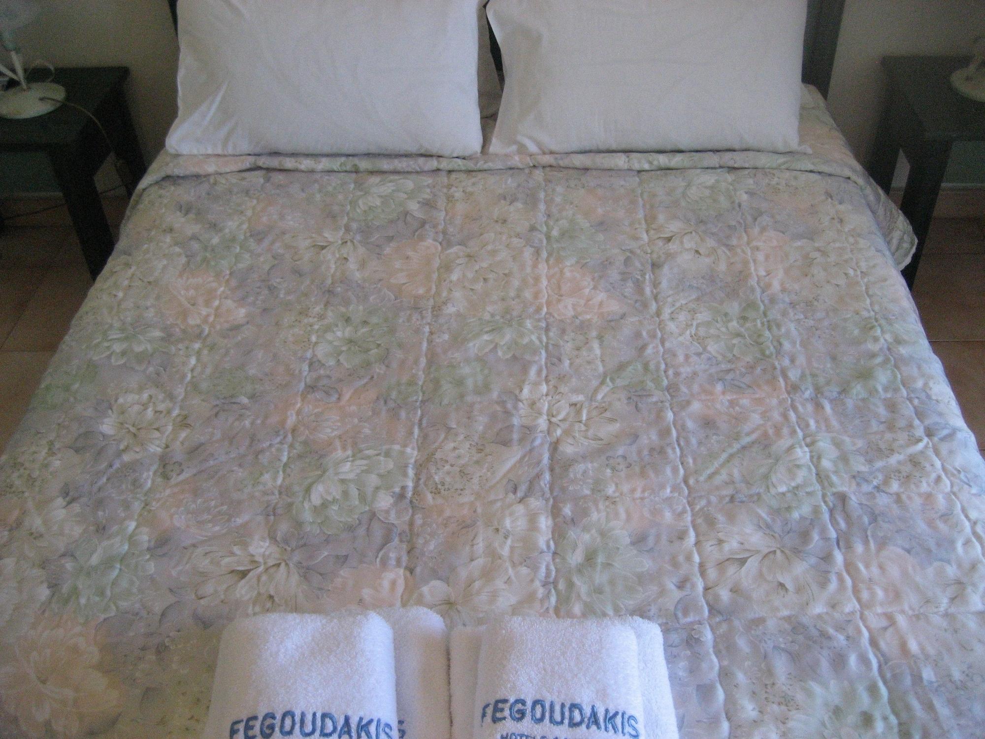 Kyveli Hotel Apartments Vrontados Luaran gambar