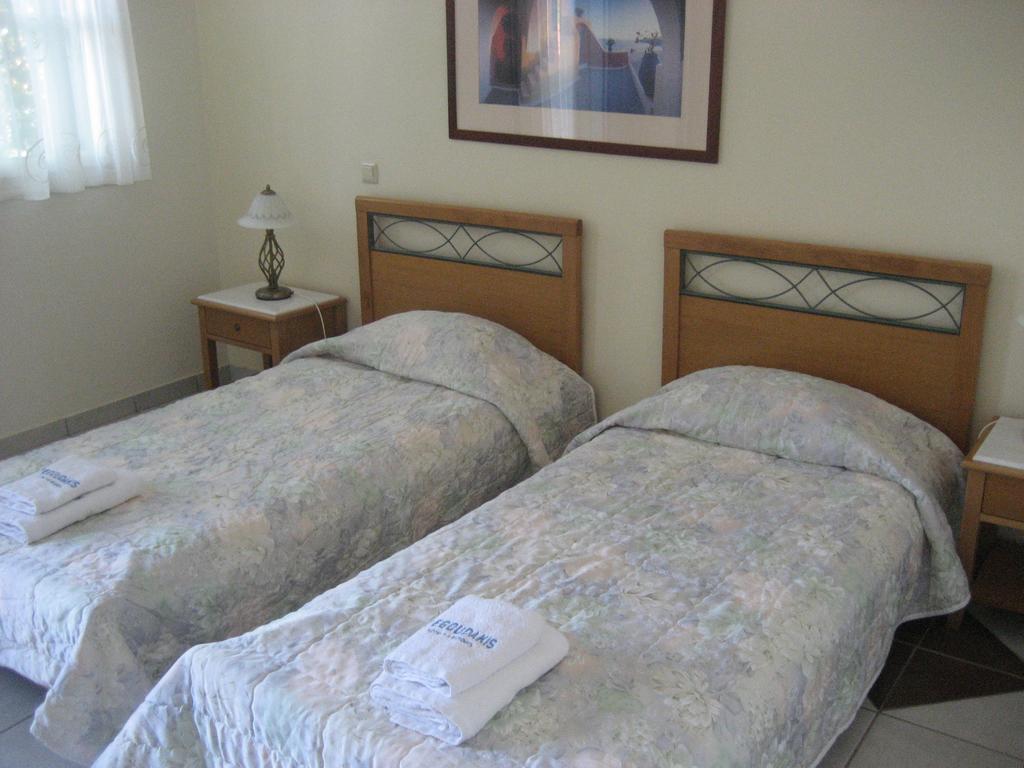 Kyveli Hotel Apartments Vrontados Luaran gambar