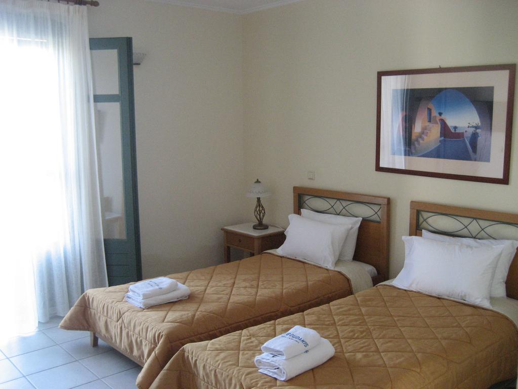 Kyveli Hotel Apartments Vrontados Luaran gambar