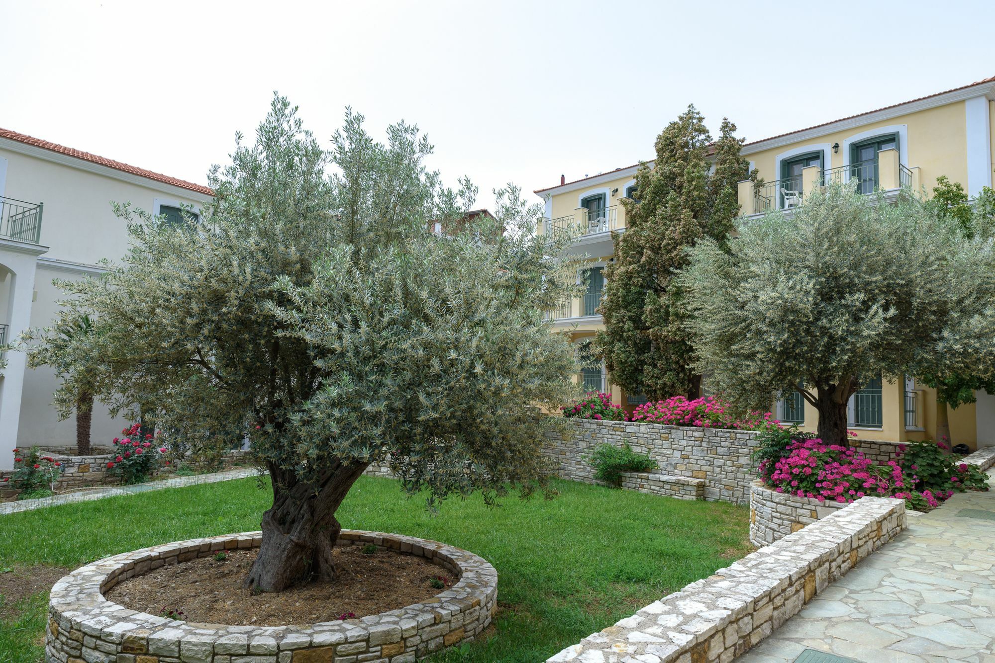 Kyveli Hotel Apartments Vrontados Luaran gambar