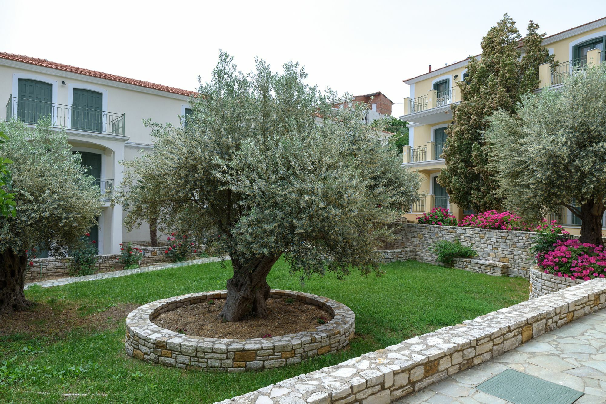 Kyveli Hotel Apartments Vrontados Luaran gambar