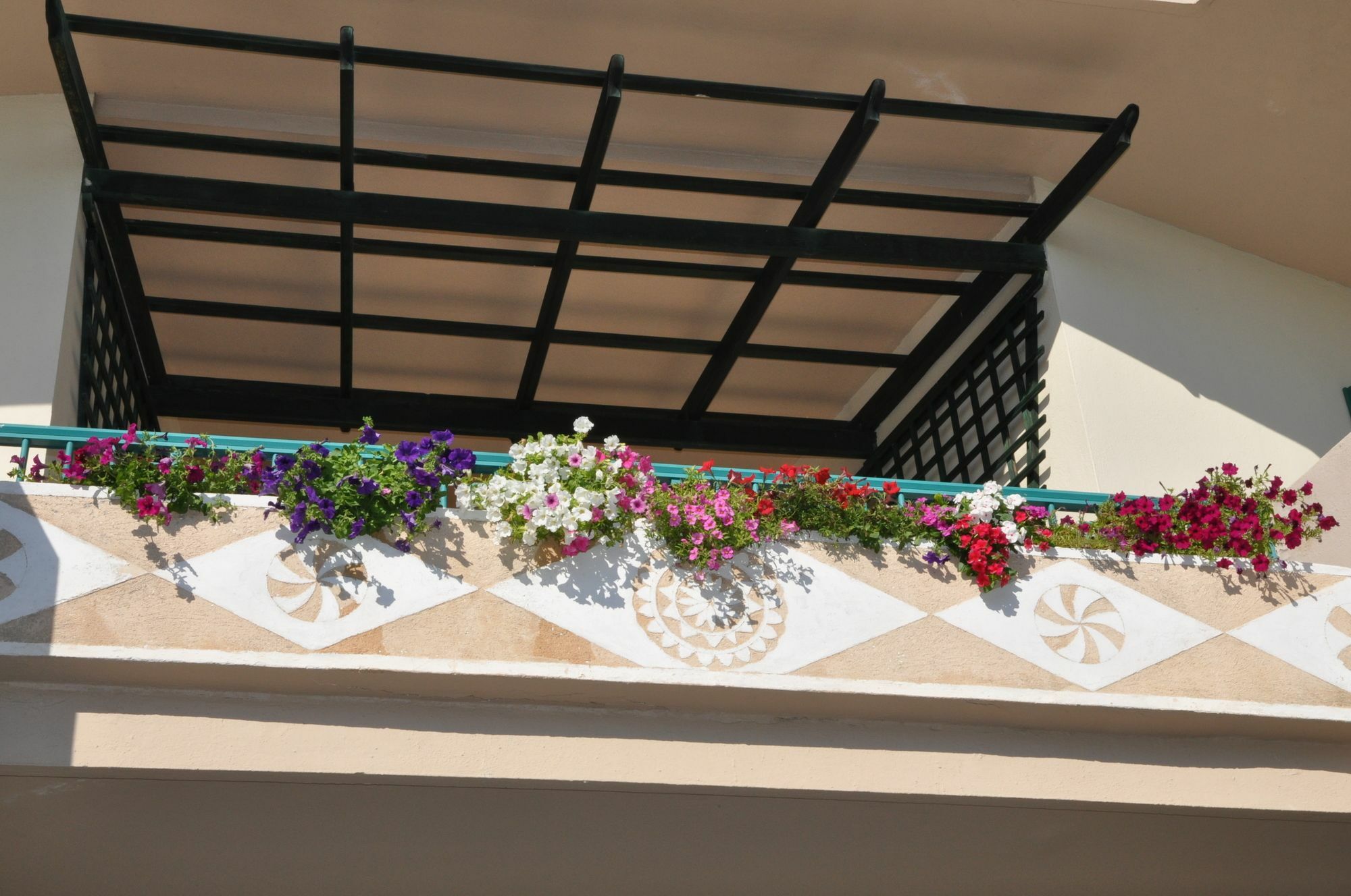 Kyveli Hotel Apartments Vrontados Luaran gambar